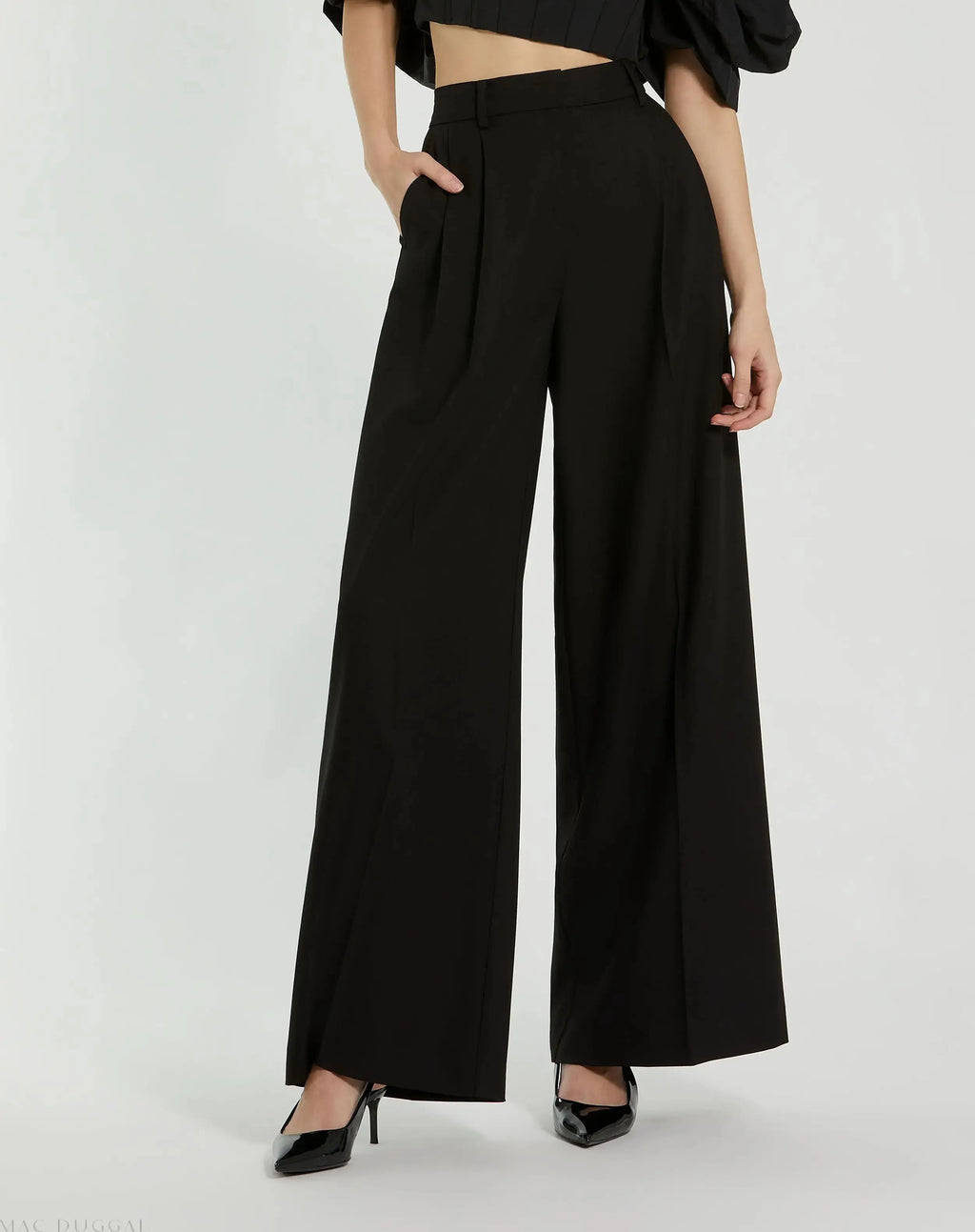 The MACkenzie Wide Leg Trouser