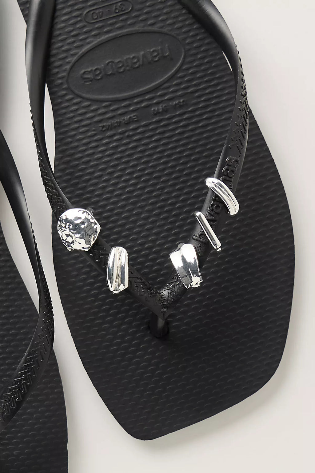 Metal Sandal Charm Set