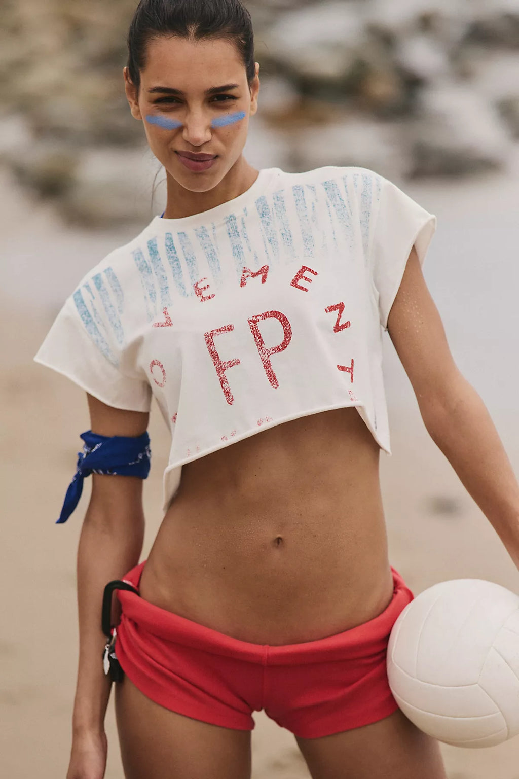 Hot Shot Graphic Cropped Tee