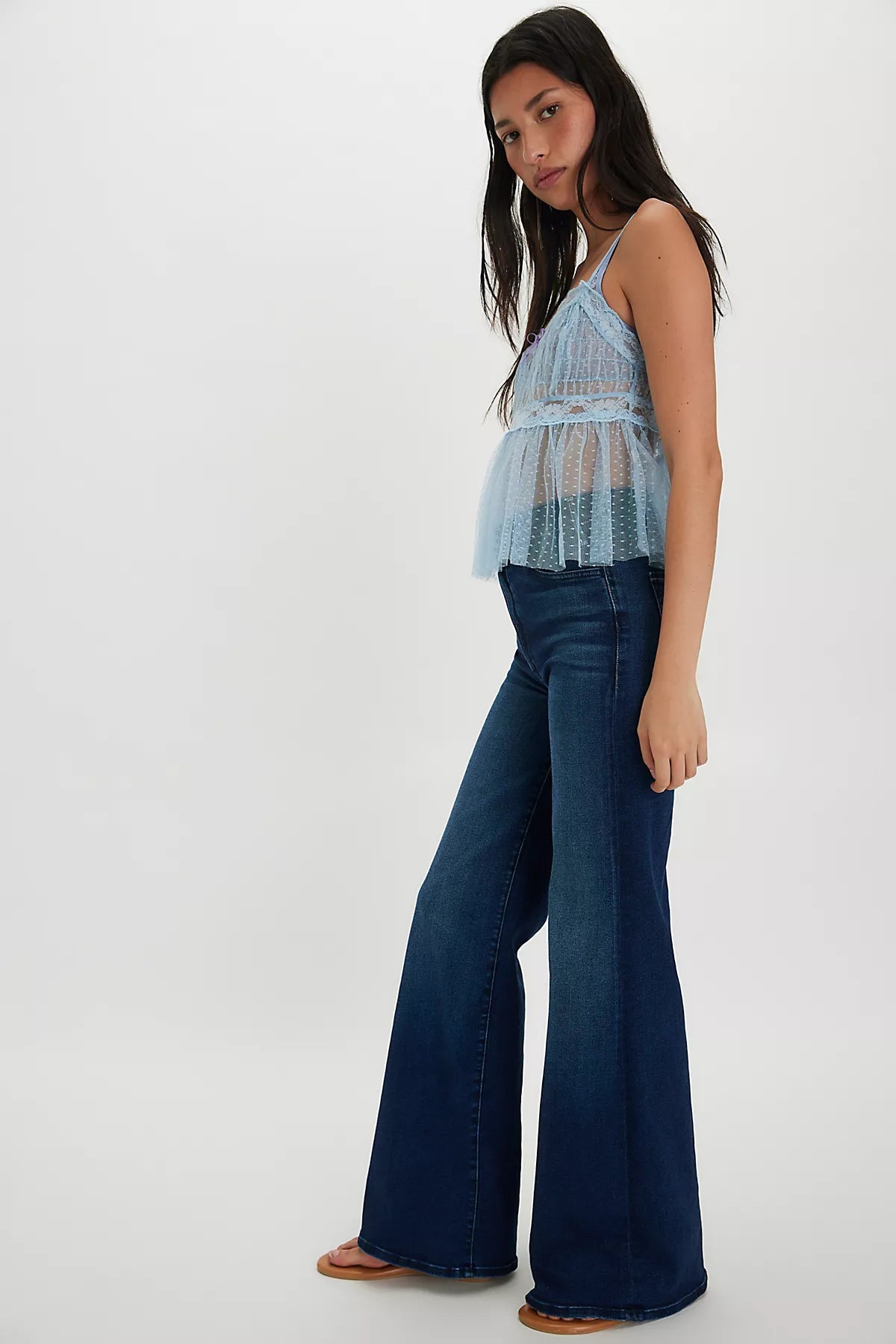 MOTHER The Hustler Roller Sneak Jeans