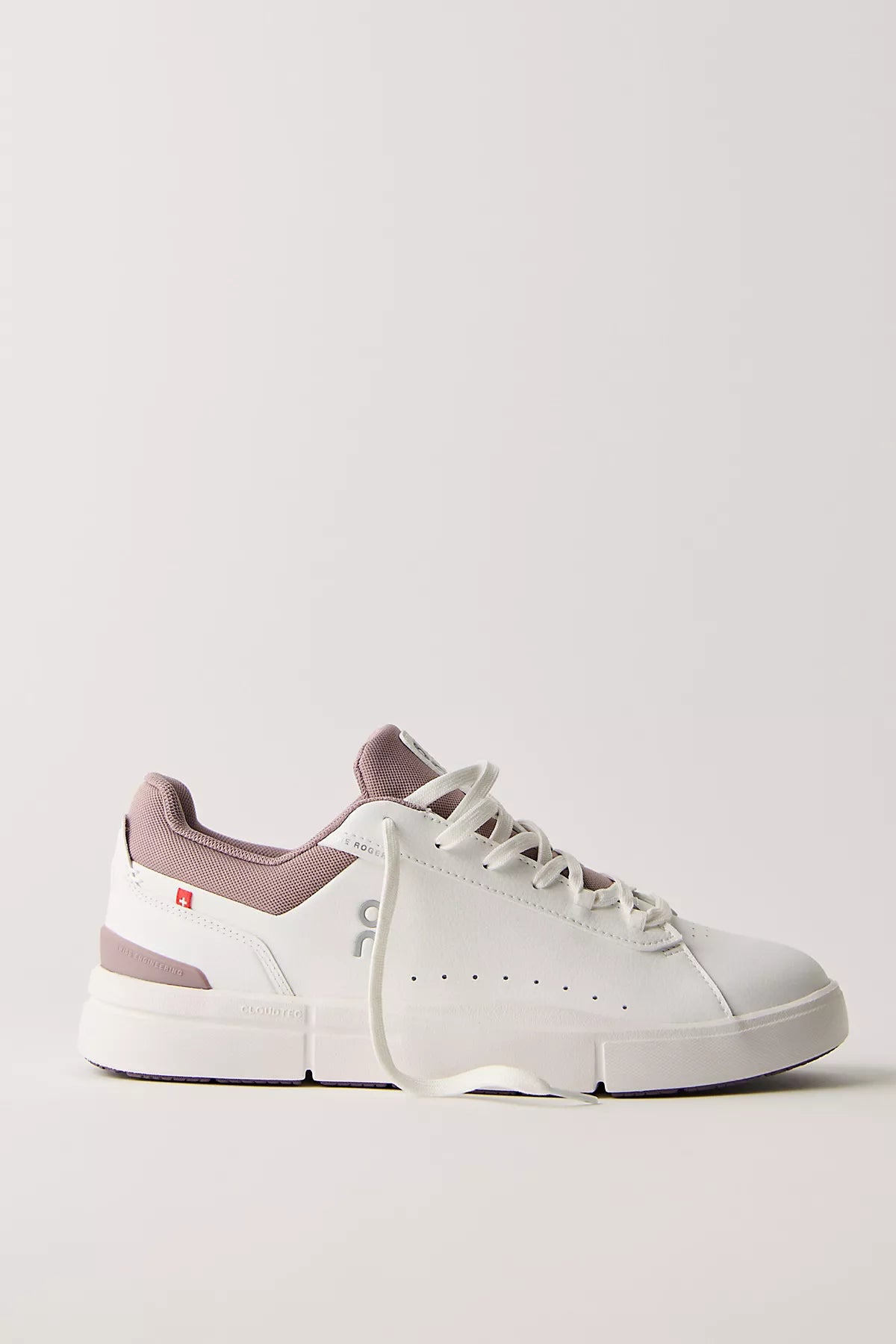 On Roger Advantage Sneakers