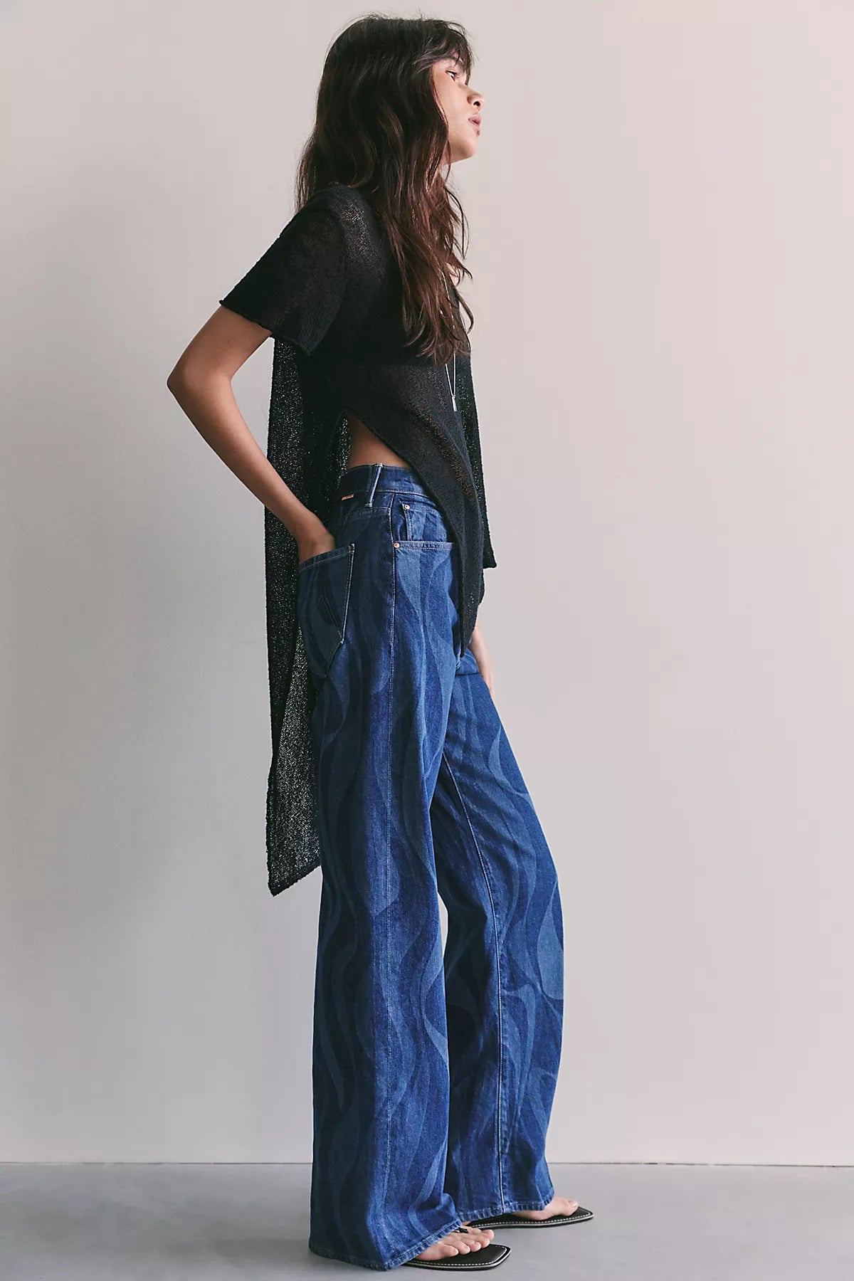 MOTHER The Lasso Sneak Printed Jeans