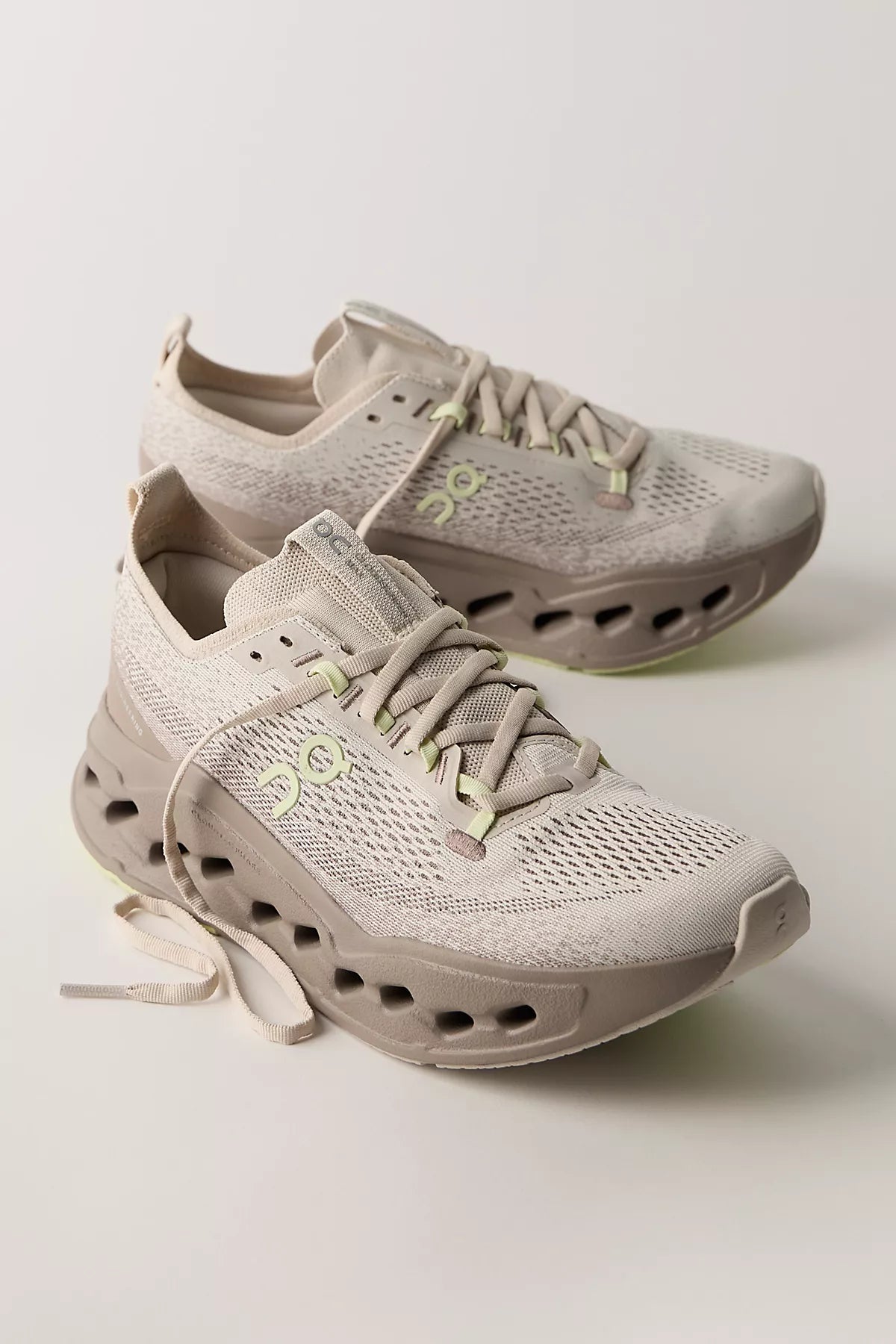 On Cloudsurfer Max Sneakers