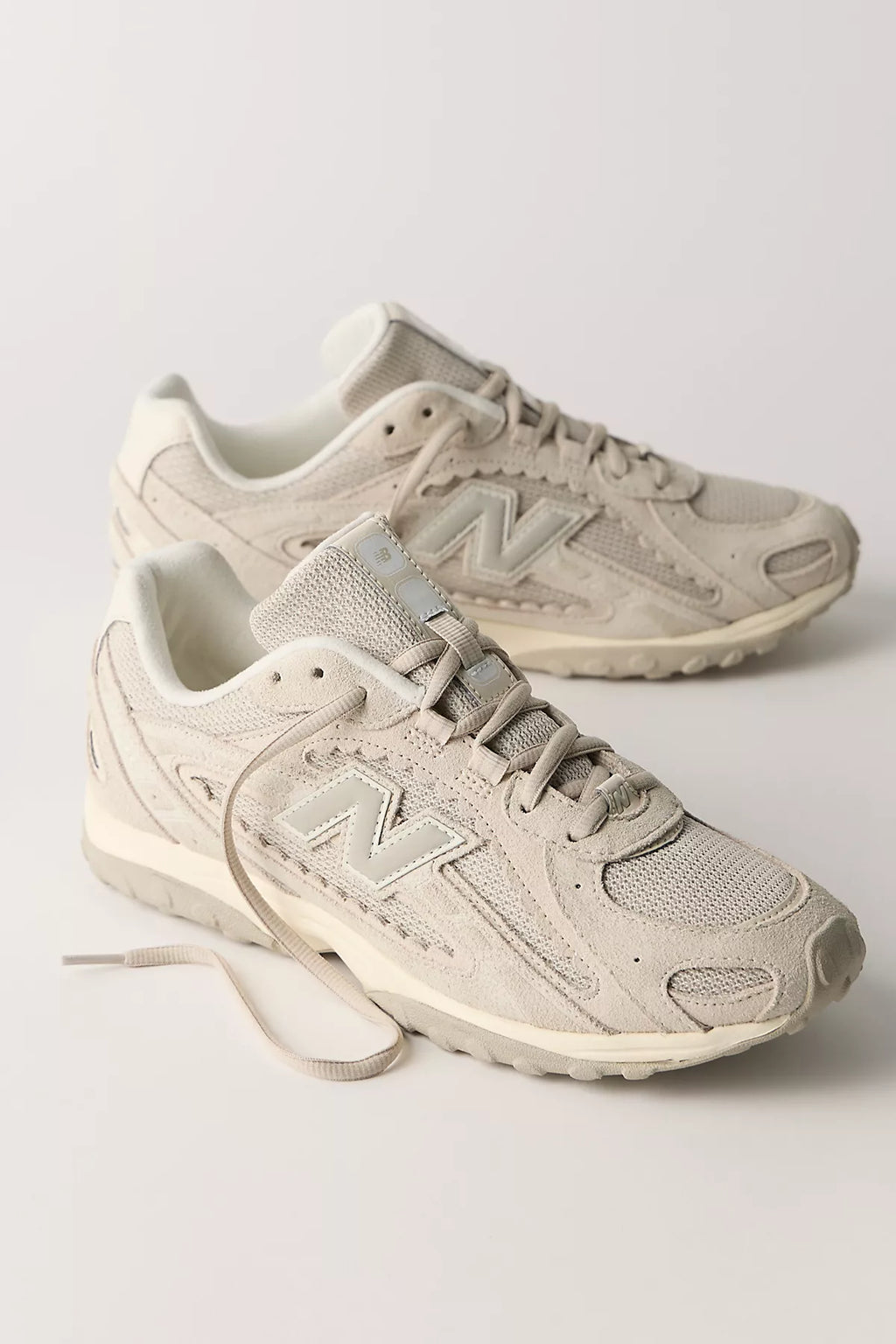 New Balance 204L Sneakers
