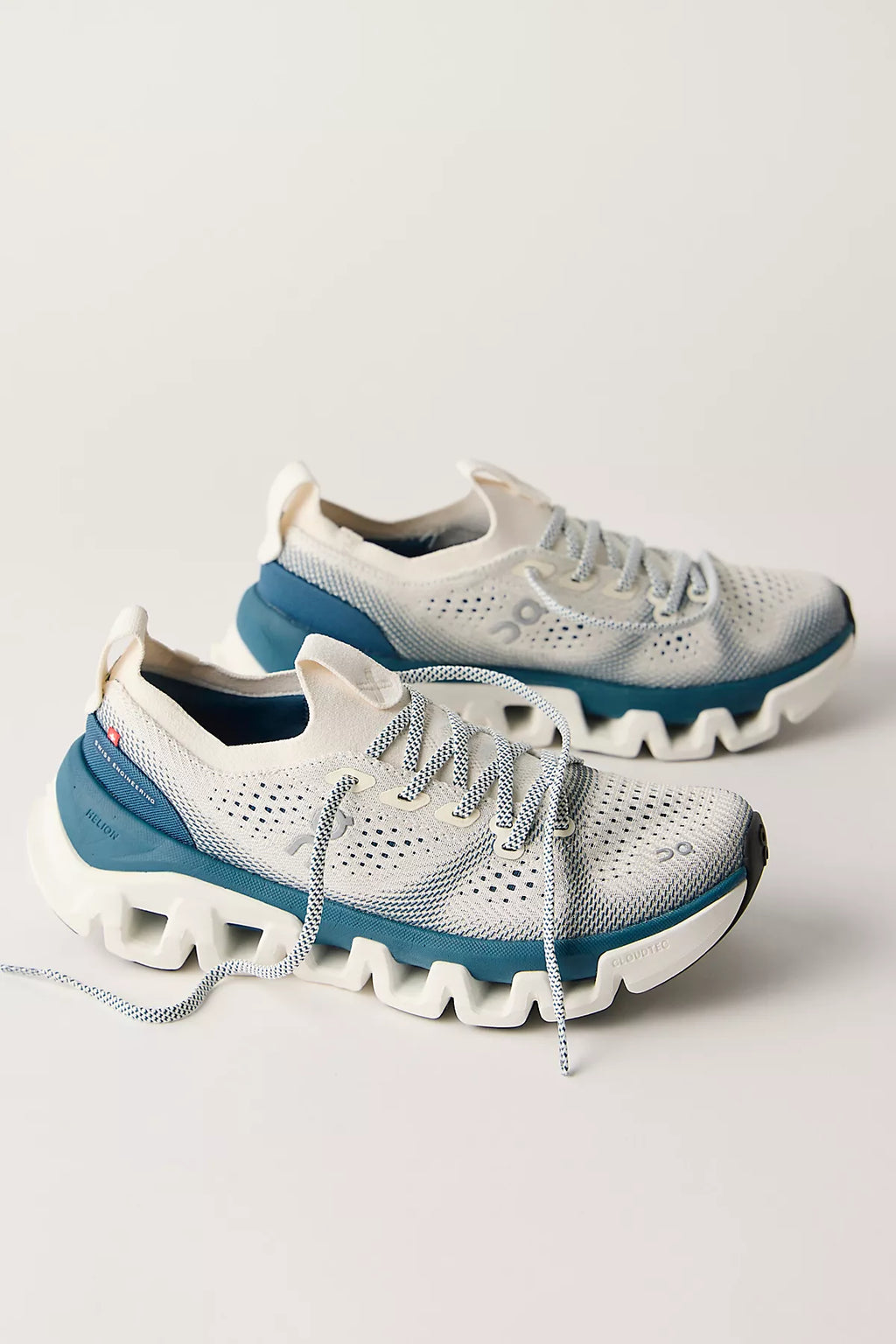 On Cloud X Tempo Sneakers