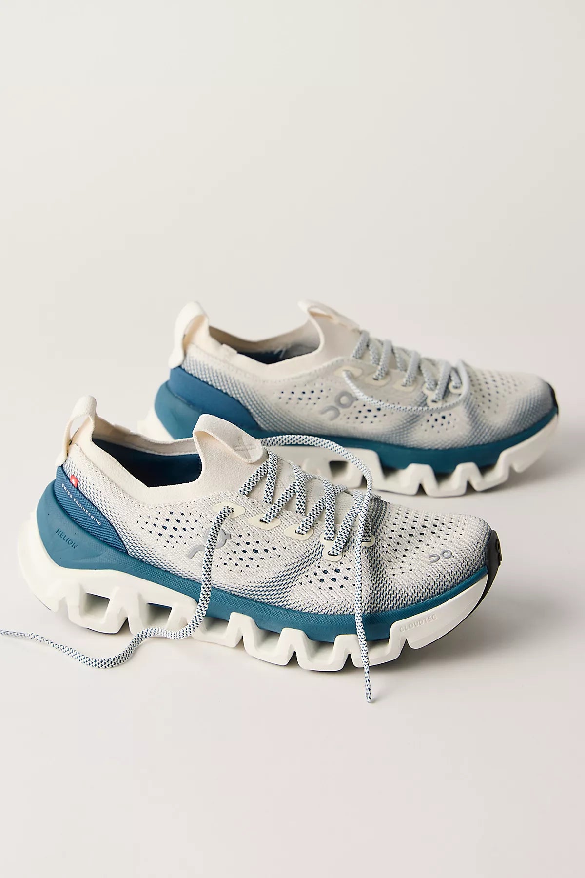 On Cloud X Tempo Sneakers