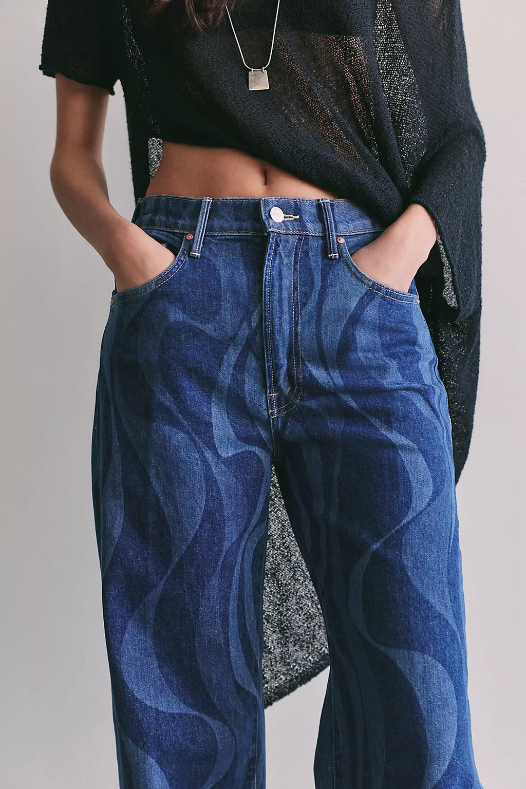 MOTHER The Lasso Sneak Printed Jeans