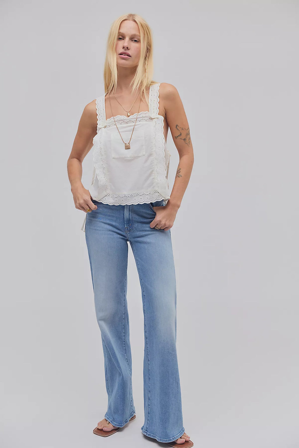 MOTHER The Hustler Roller Sneak Jeans