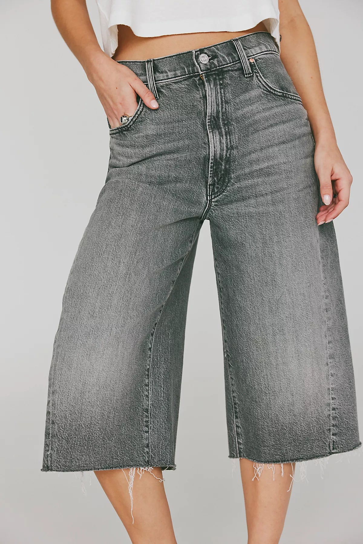MOTHER The Whole Lot Zip Twist Fray Shorts
