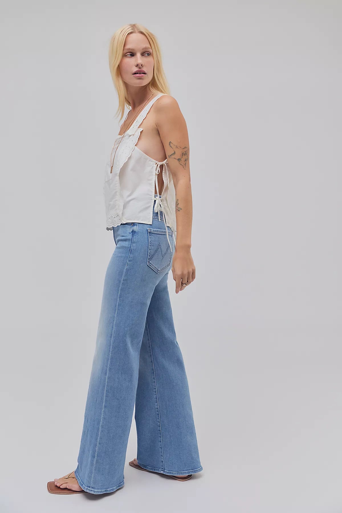 MOTHER The Hustler Roller Sneak Jeans