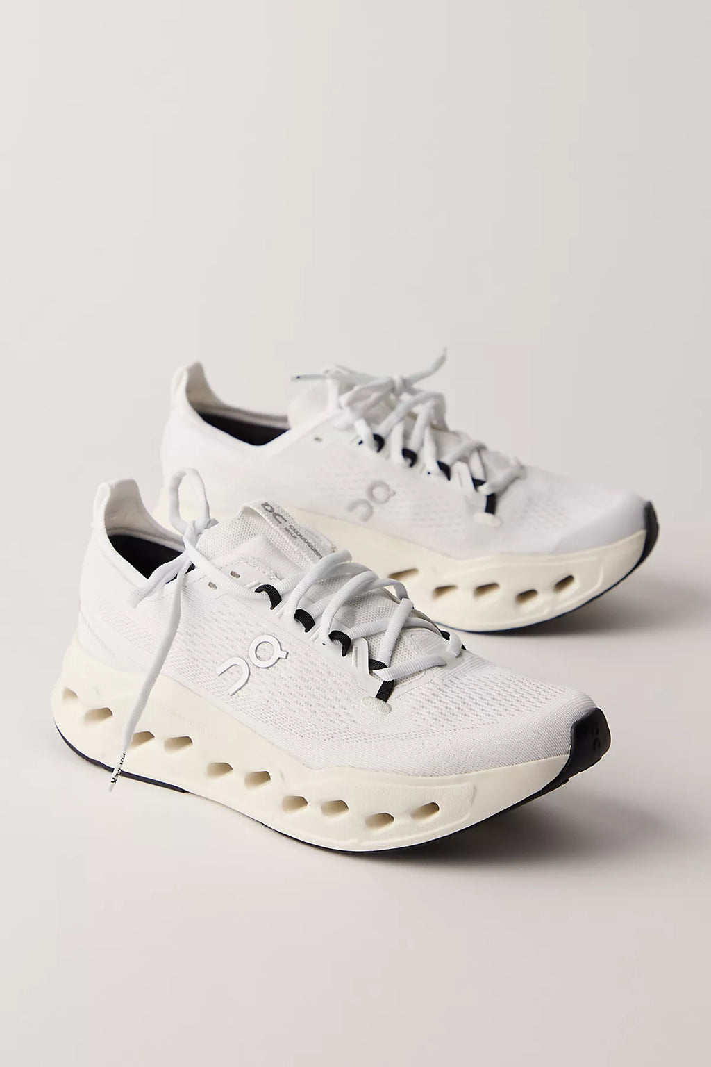 On Cloudsurfer Max Sneakers