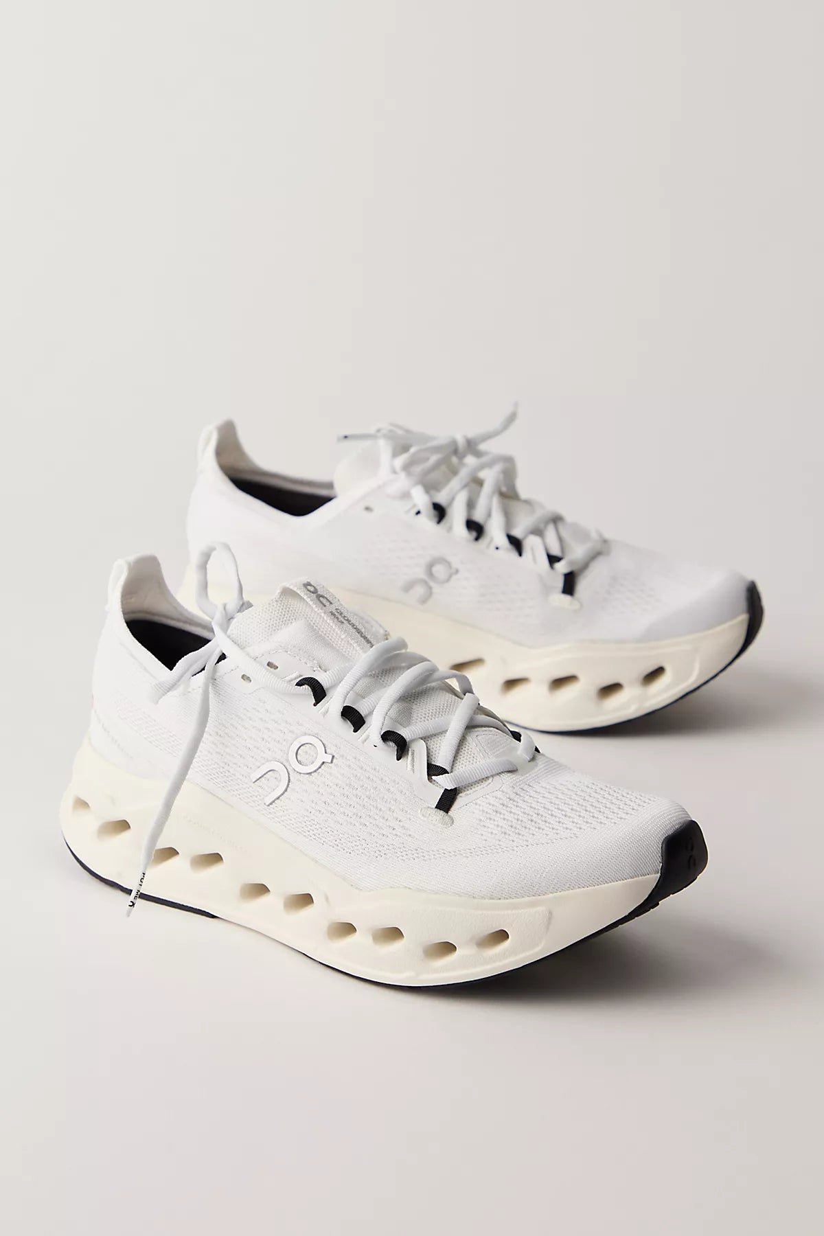 On Cloudsurfer Max Sneakers