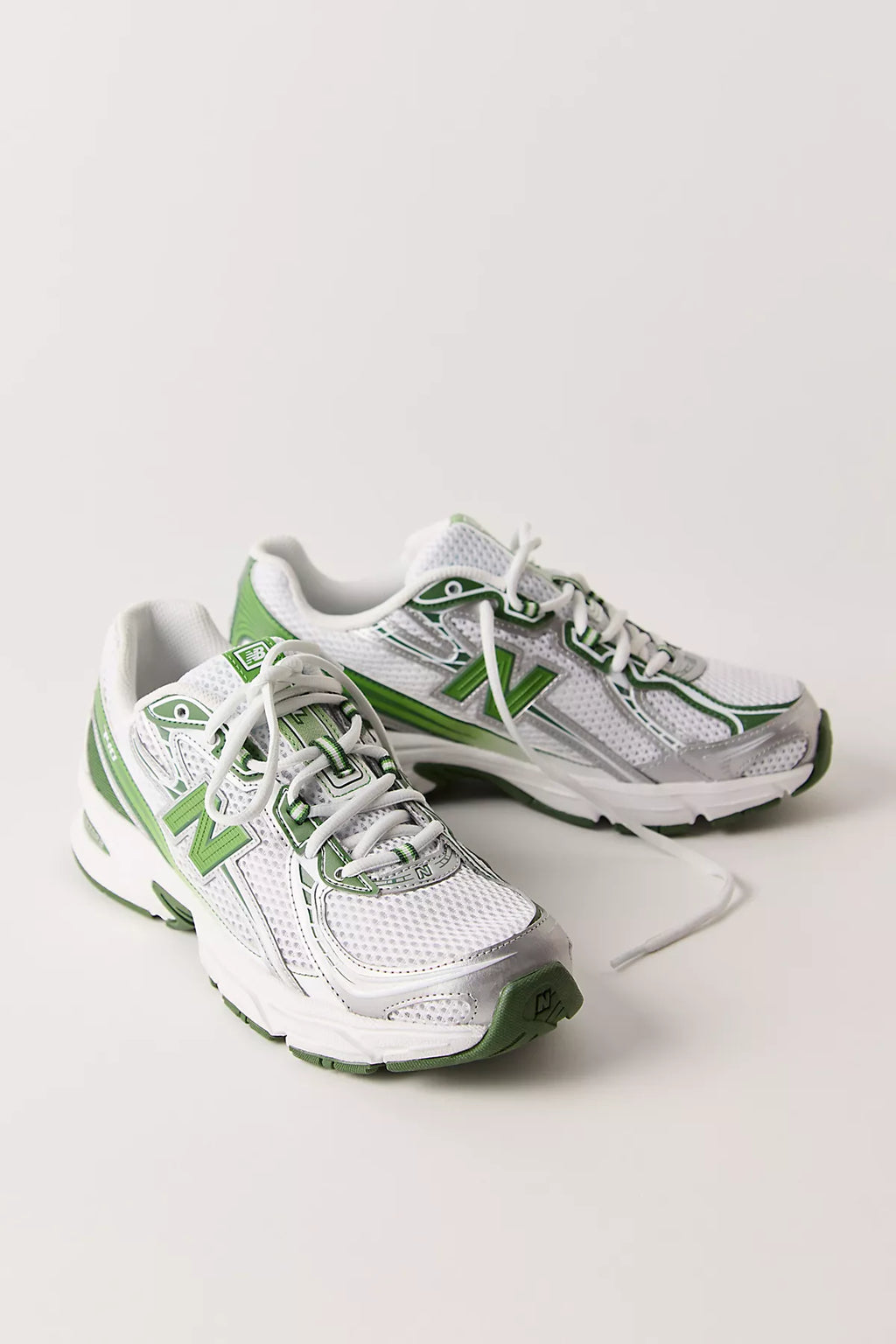 New Balance 740 Sneakers