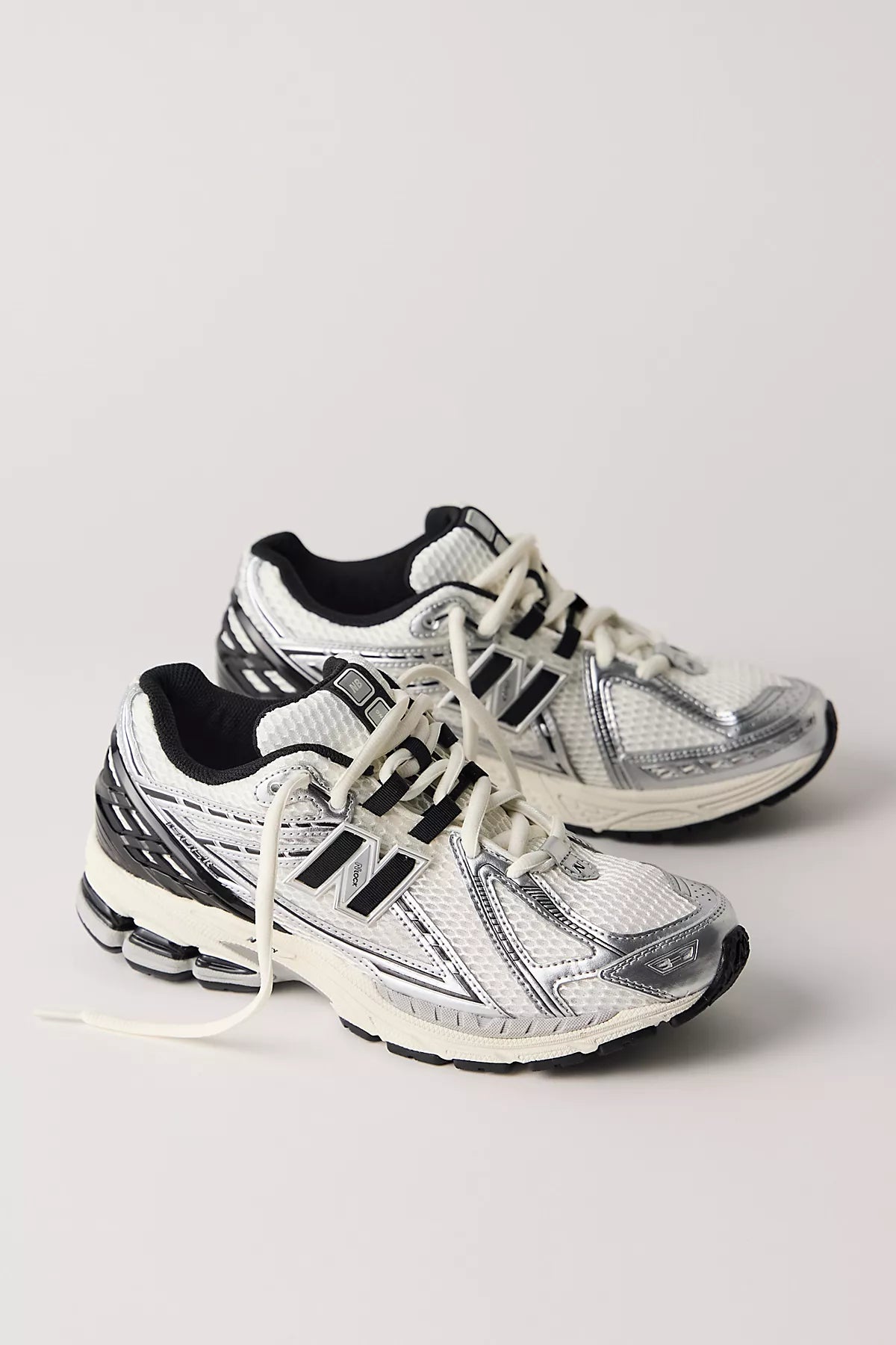 New Balance 1906R Sneakers