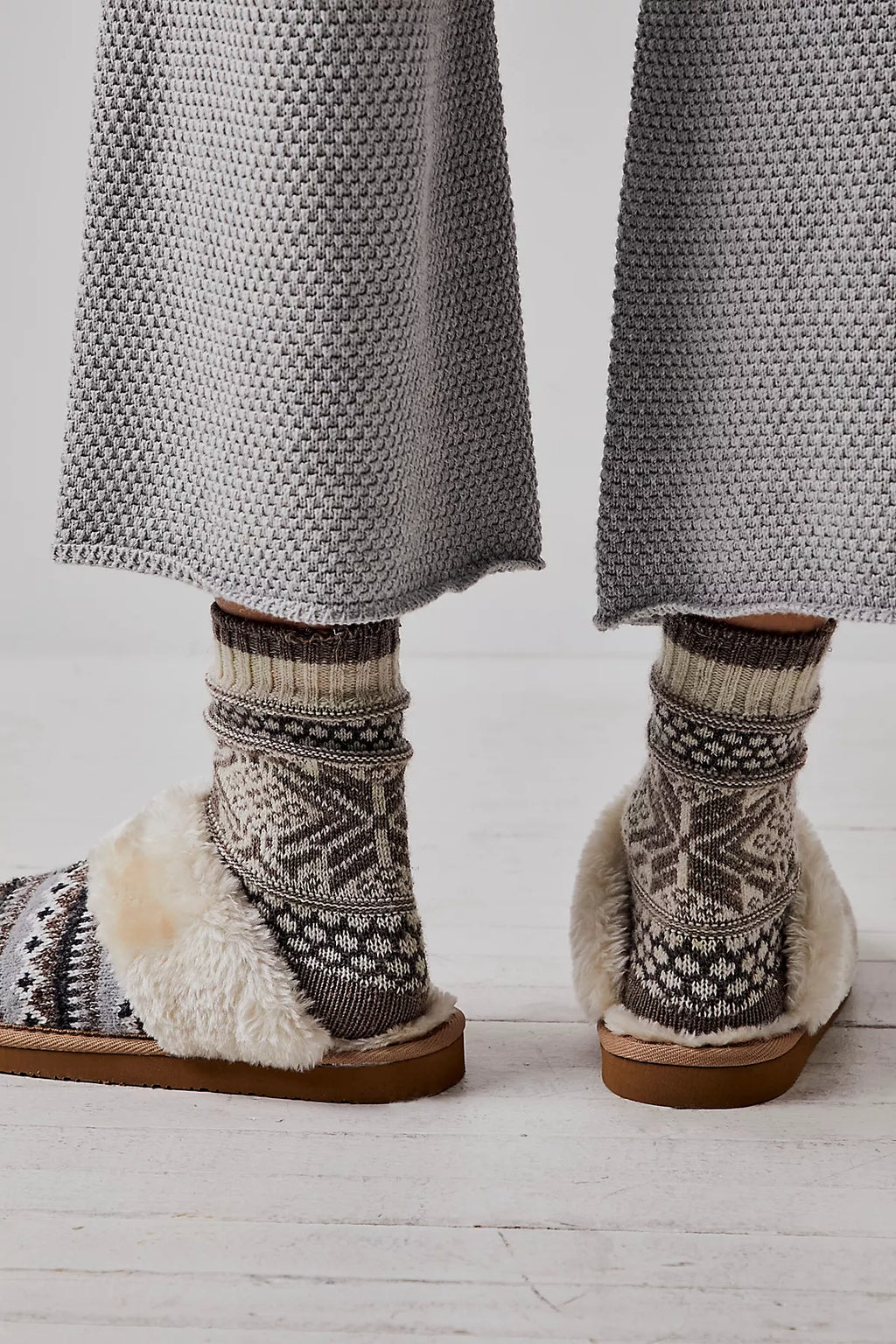 Minnetonka Chesney Slippers