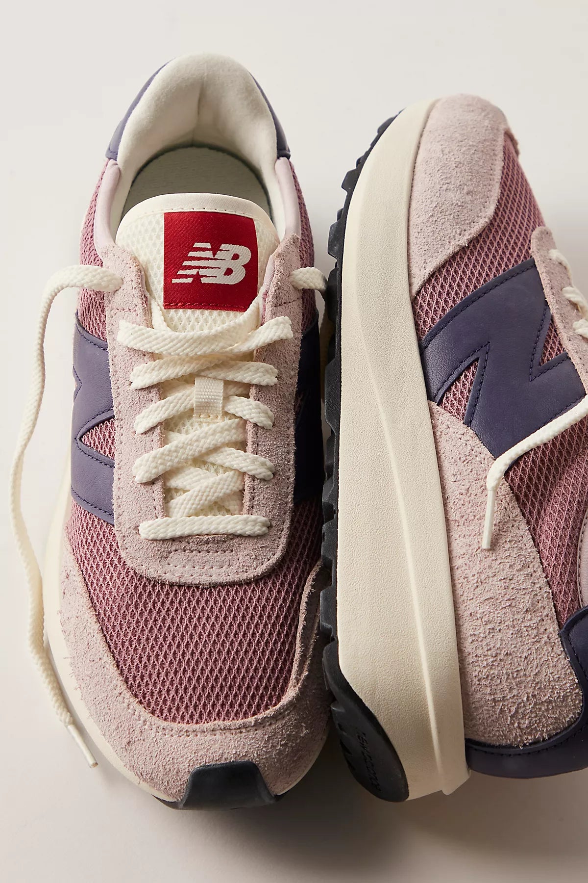 New Balance 370 Sneakers