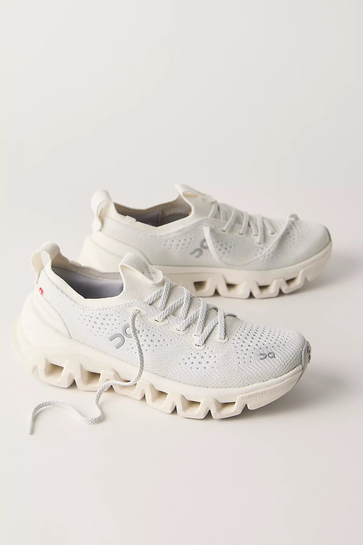 On Cloud X Tempo Sneakers