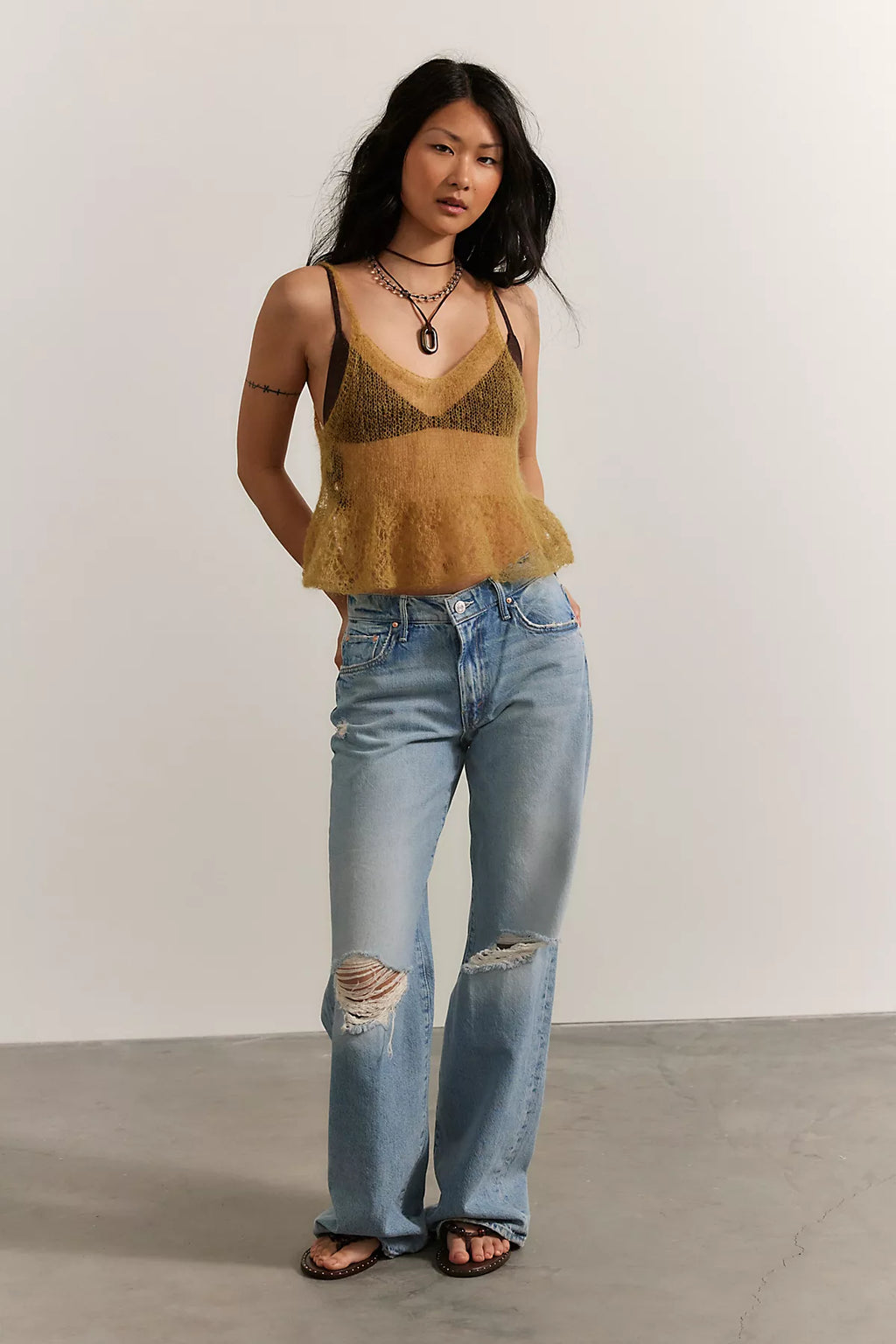 MOTHER The Mid Rise Maven Sneak Jeans