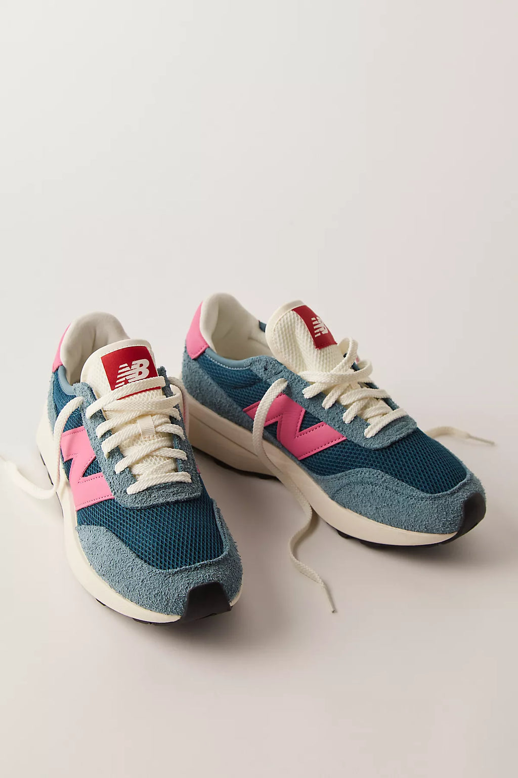 New Balance 370 Sneakers