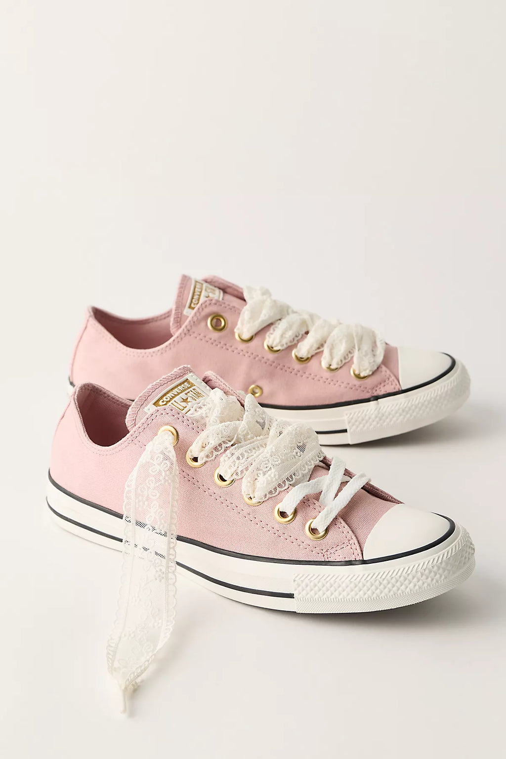 Chuck Taylor All Star Star Lace Low-Top Sneakers
