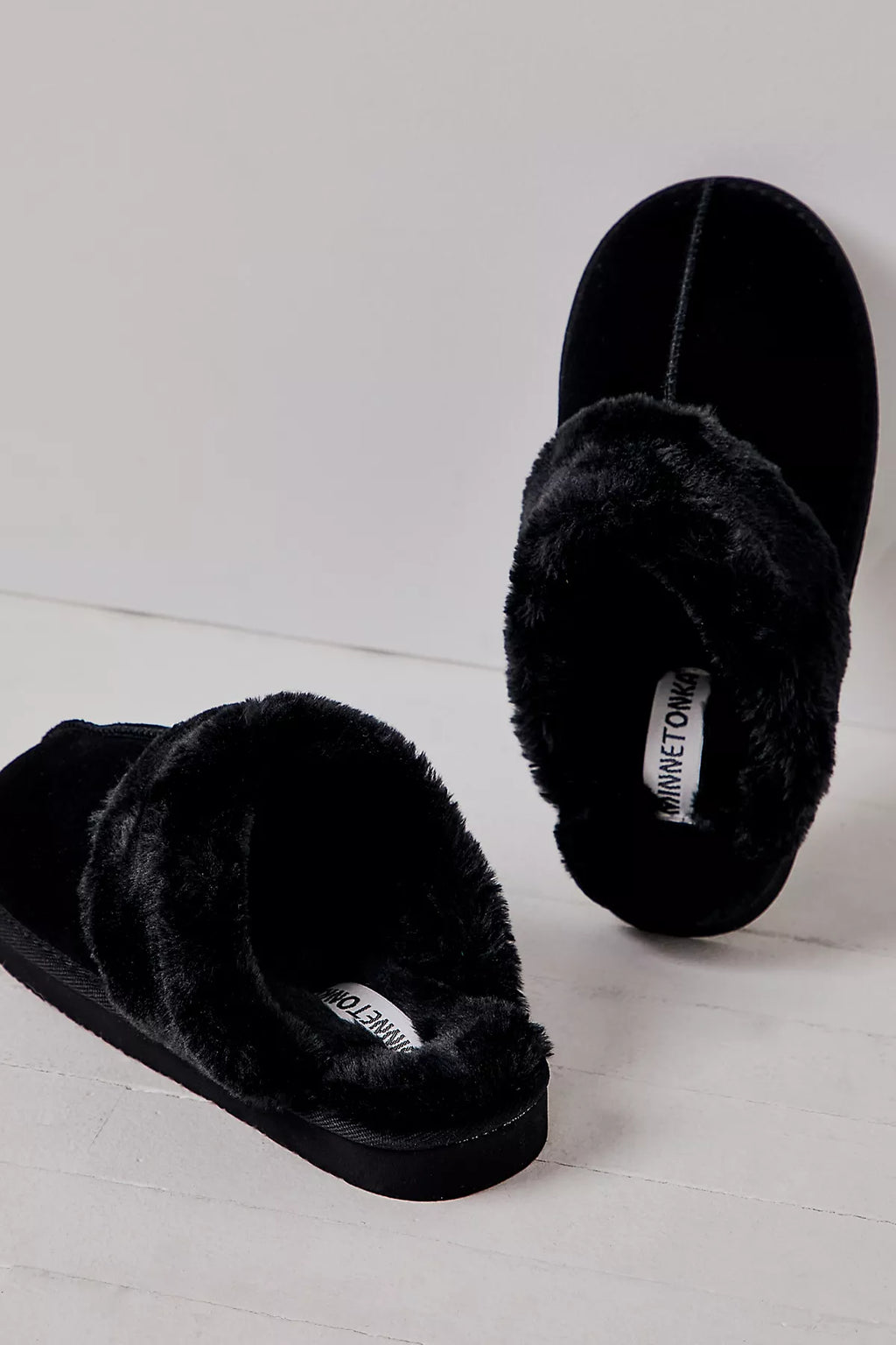 Minnetonka Chesney Slippers