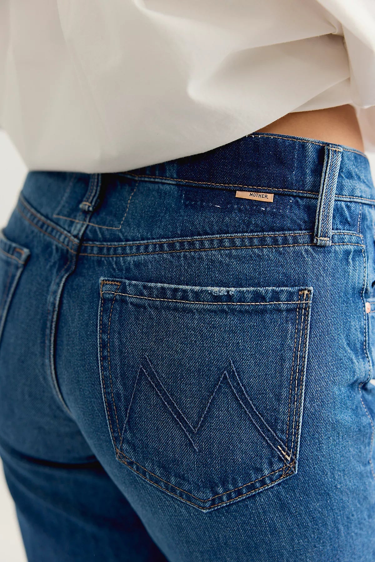 MOTHER The Mid-Rise Rambler Skimp Jeans