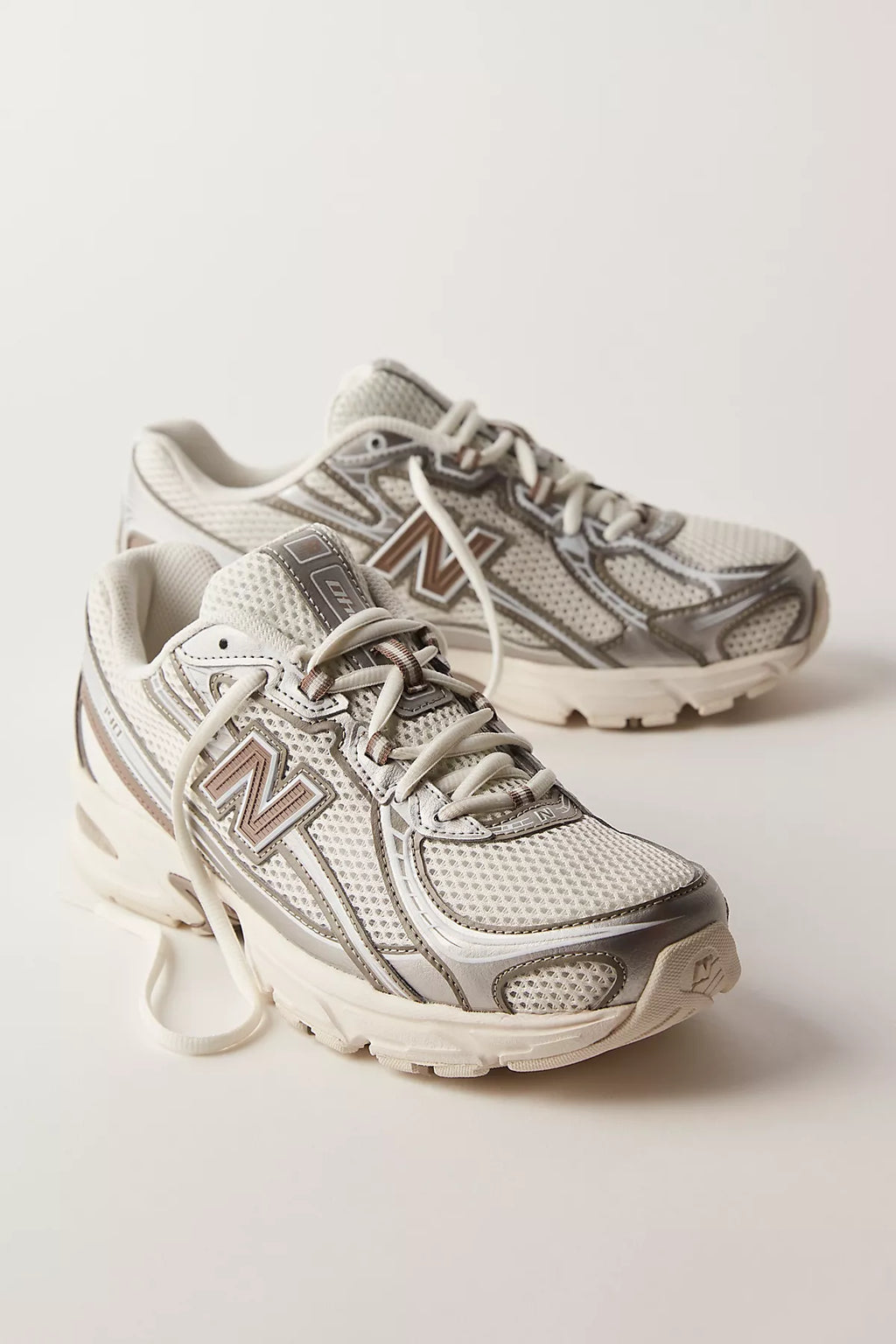 New Balance 740 Sneakers