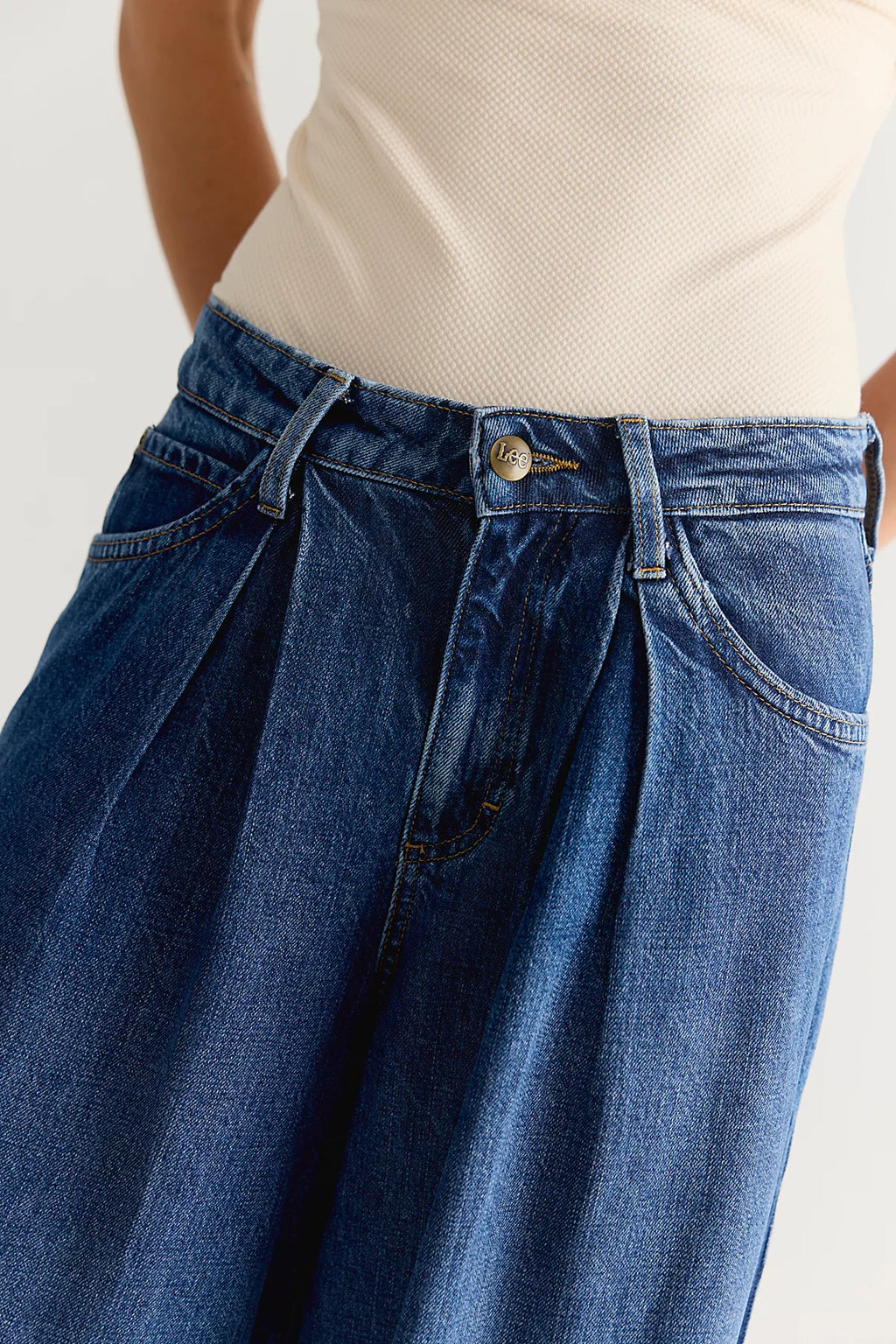 Lee LQD Slouchy Pleated Trouser Jeans