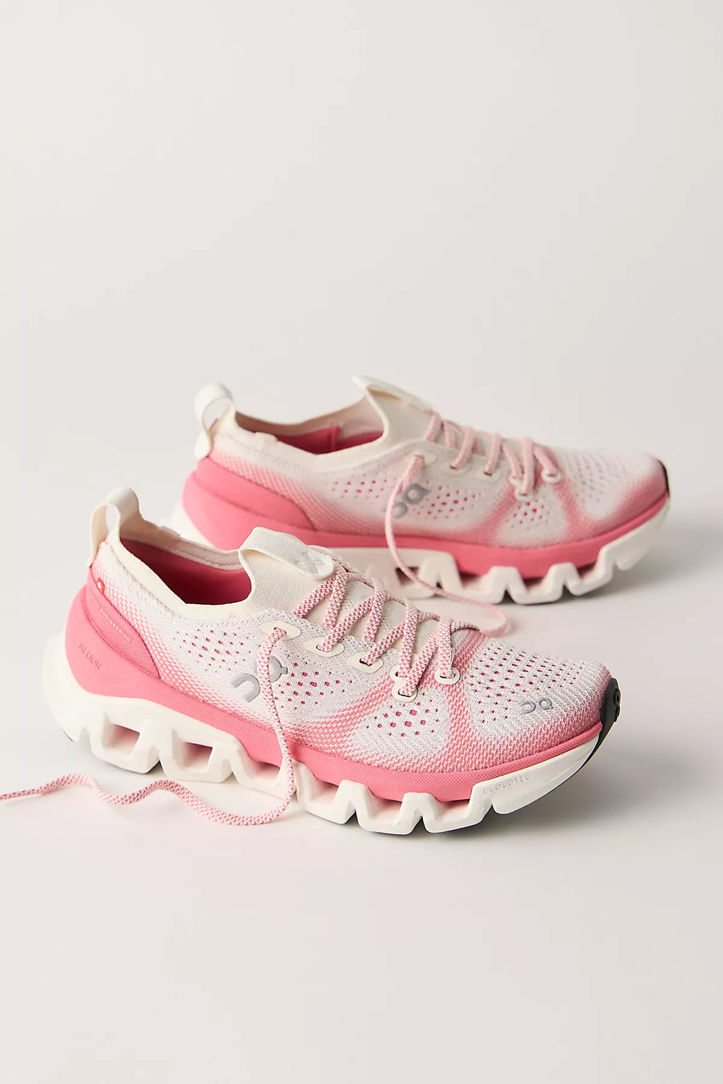 On Cloud X Tempo Sneakers