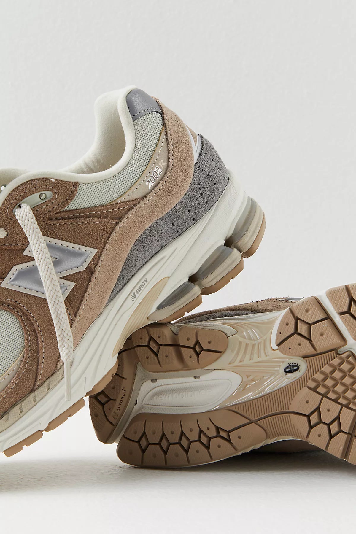 New Balance 2002r Sneakers