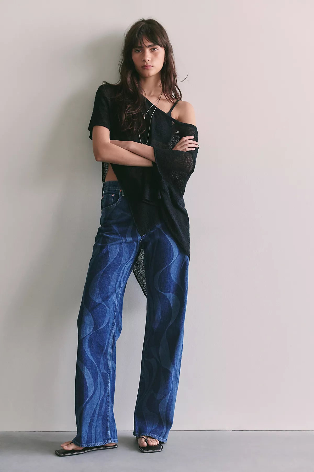 MOTHER The Lasso Sneak Printed Jeans