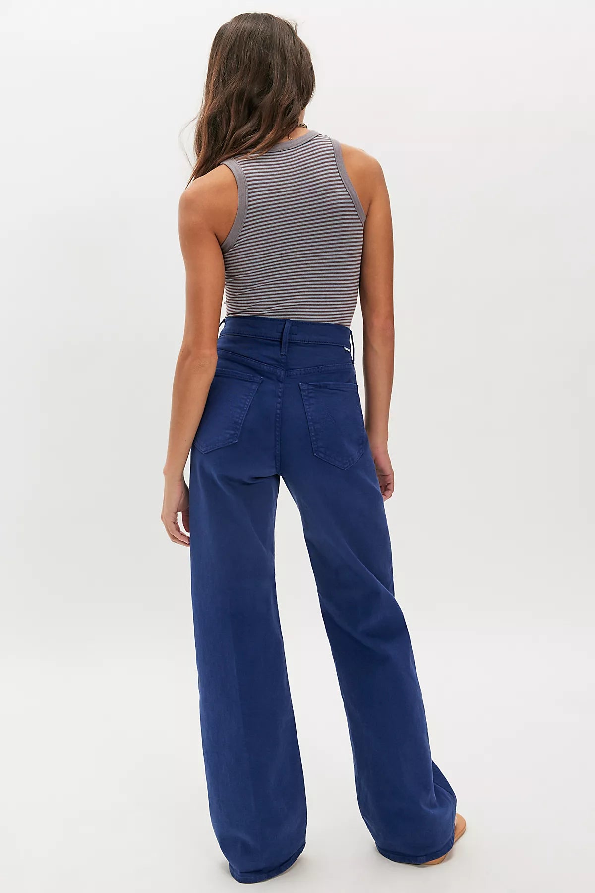 MOTHER The Lasso Sneak Jeans