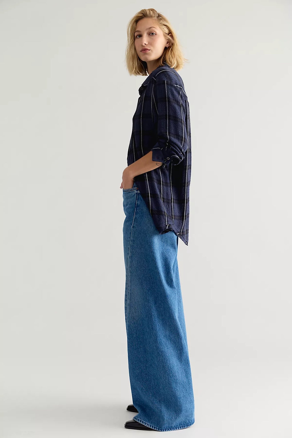 MOTHER The Lemon Twist Sneak Jeans
