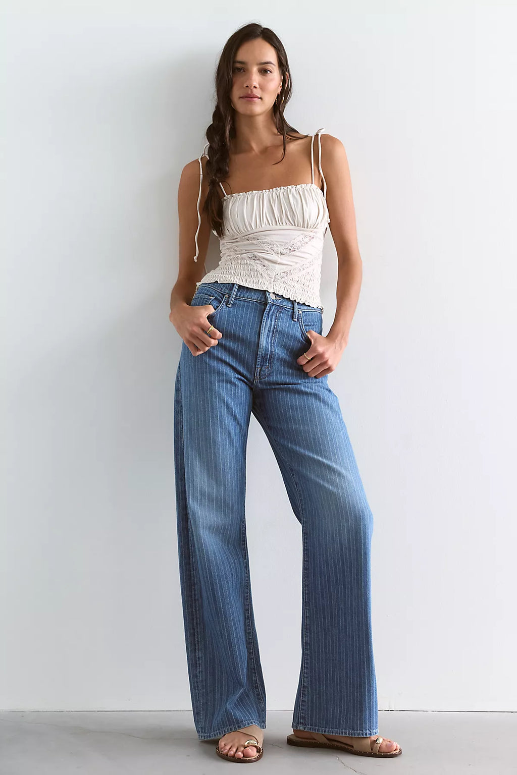 MOTHER The Lasso Sneak Jeans