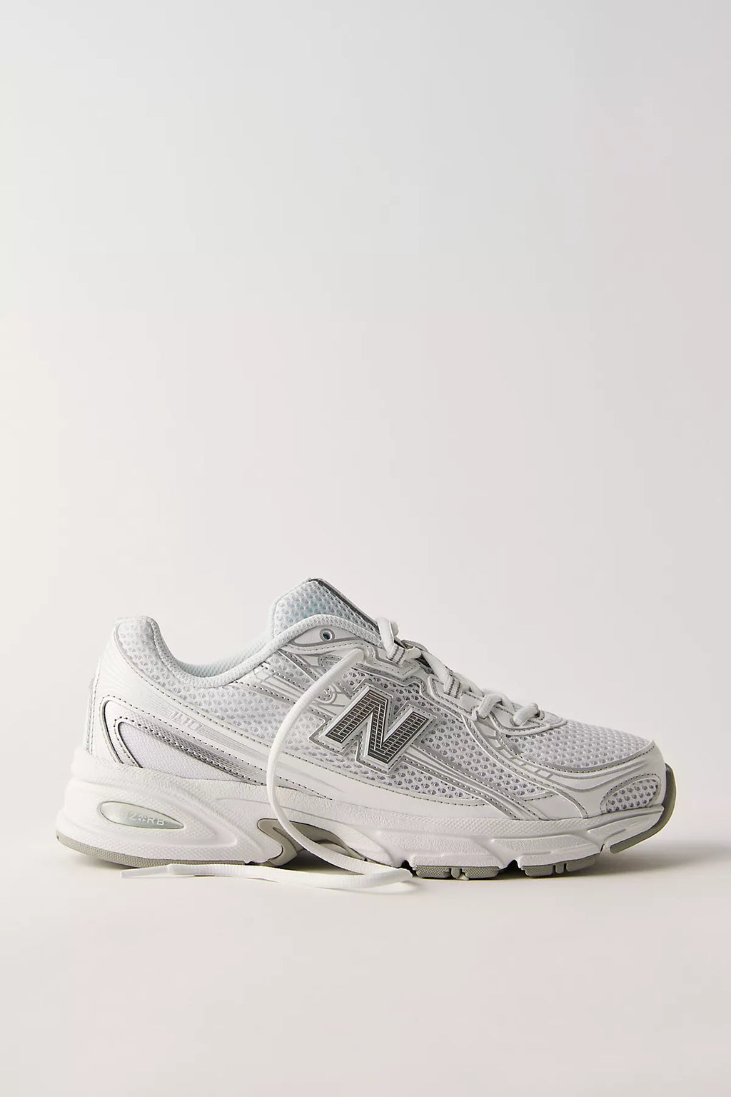 New Balance 740 Sneakers
