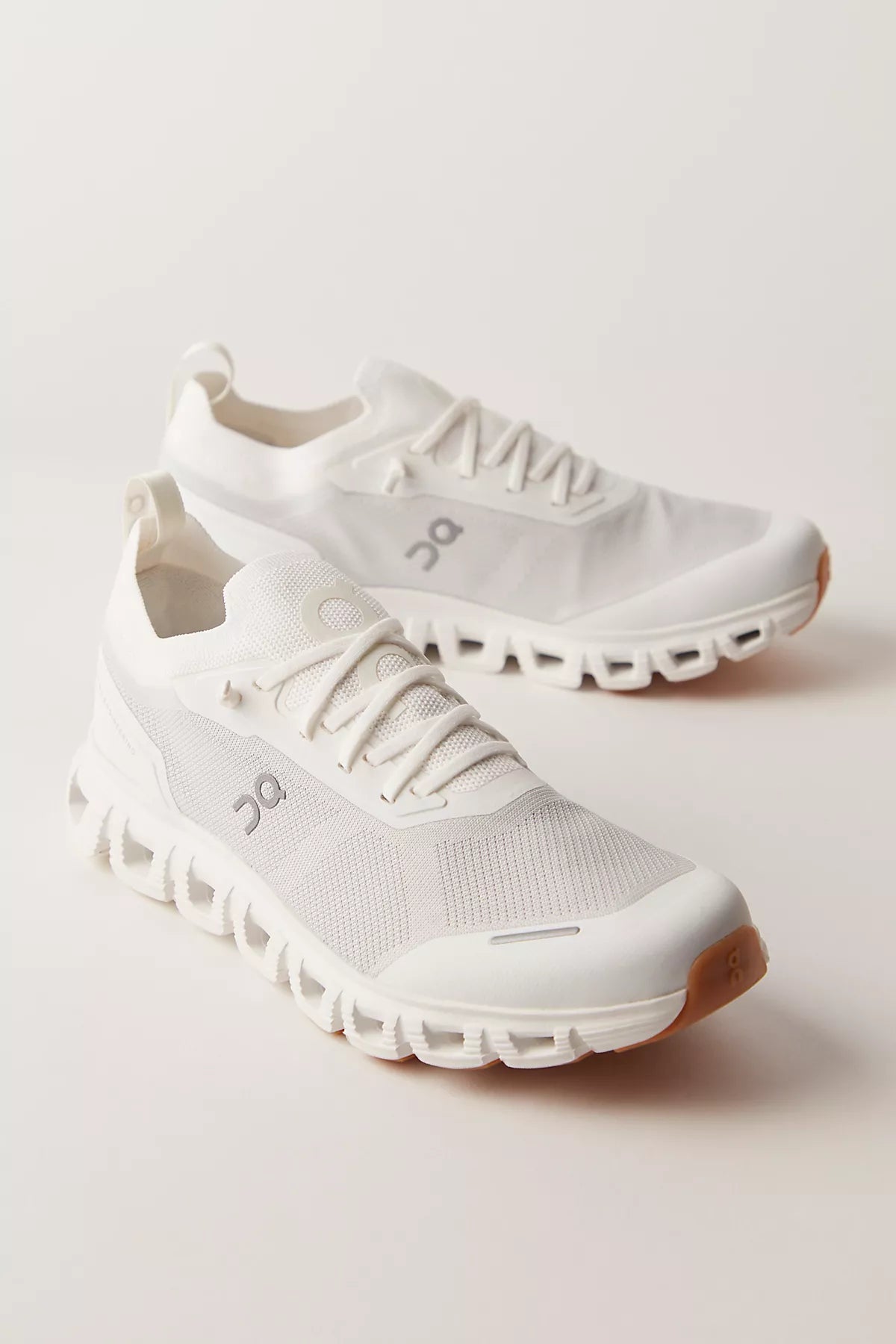 On Cloud 6 Versa Sneakers